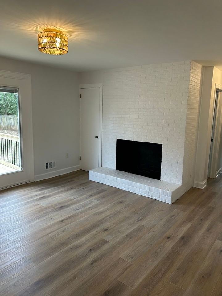 7 Vanderbilt Cir - Photo 6 of 21