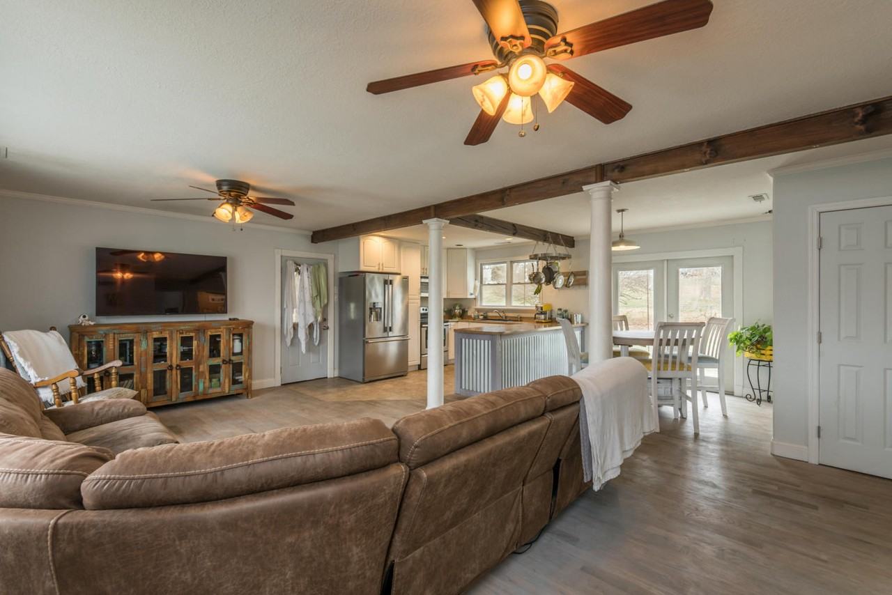 3611 Essary Dr - Photo 3 of 21