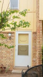 721 Laurelwood Dr Apt D - Photo 3 of 18