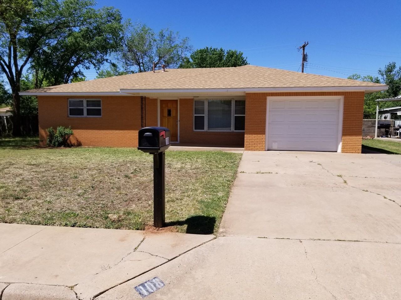 108 Yale St - Photo 3 of 36