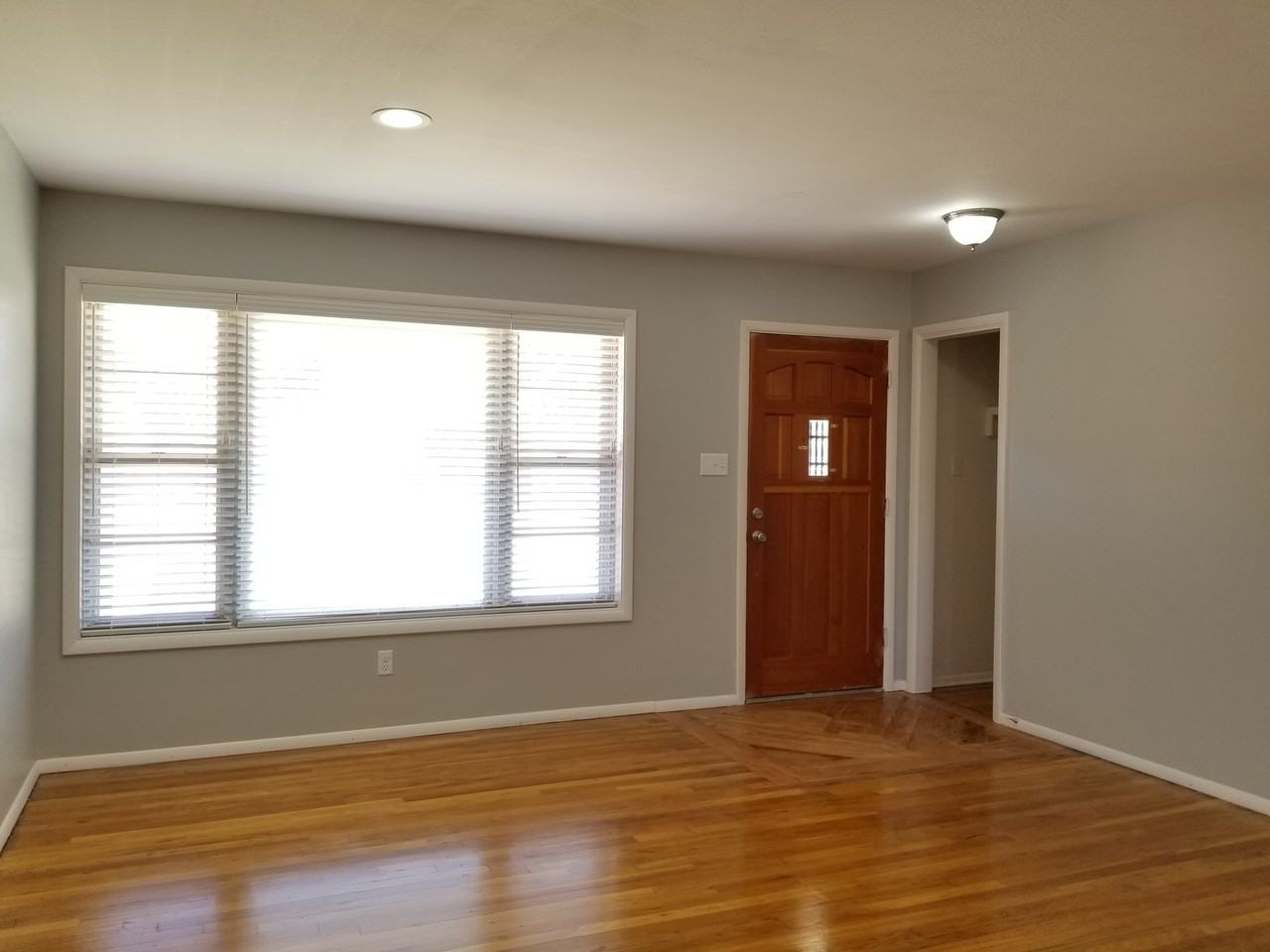 108 Yale St - Photo 5 of 36