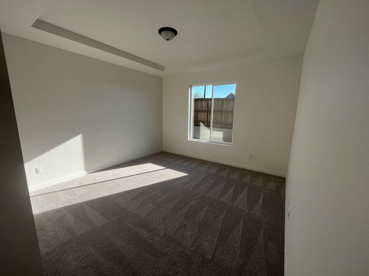 1820 N Chinook Ln - Photo 3 of 11