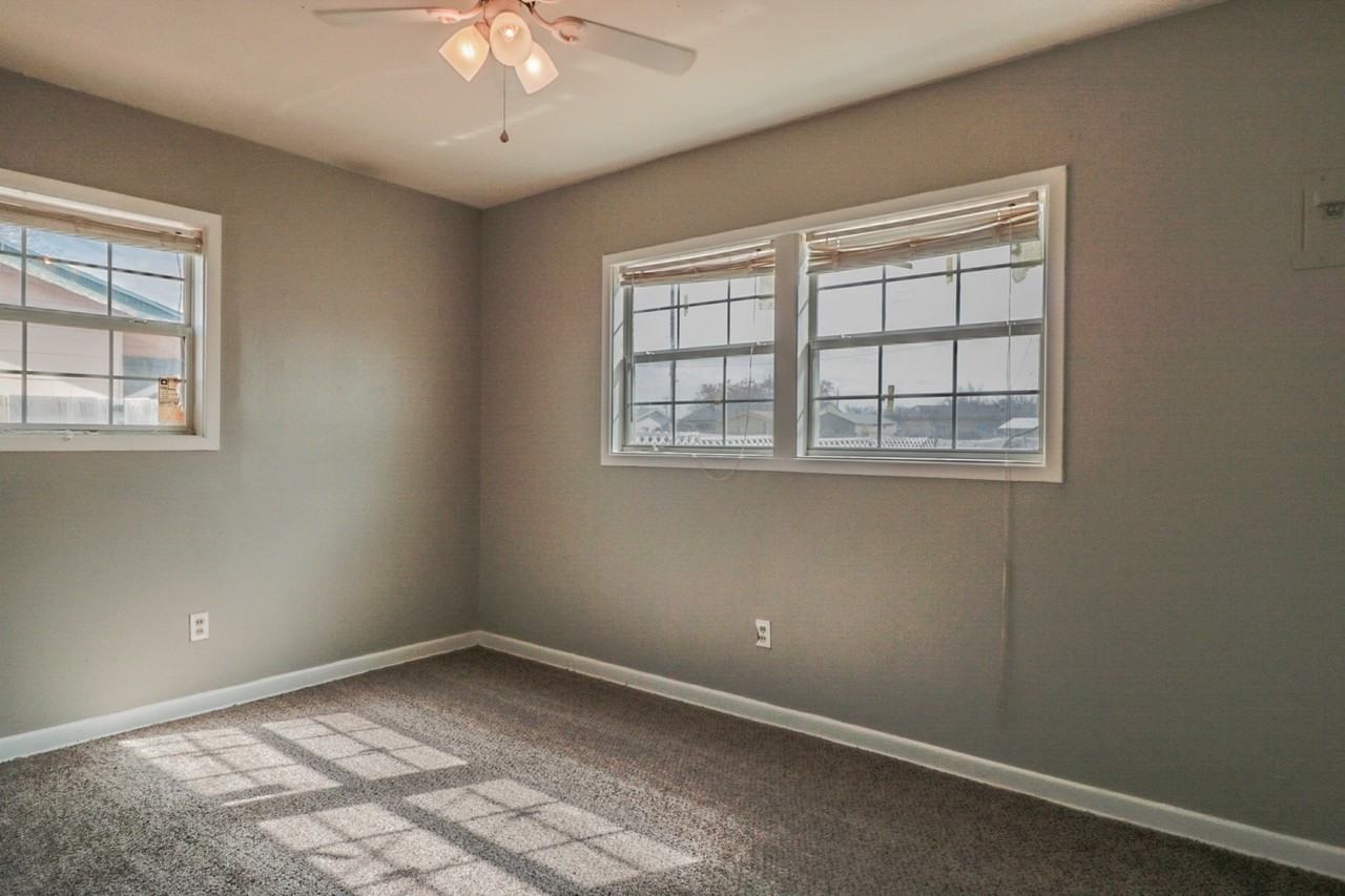 3119 3119 Jarvis Street - Photo 7 of 8