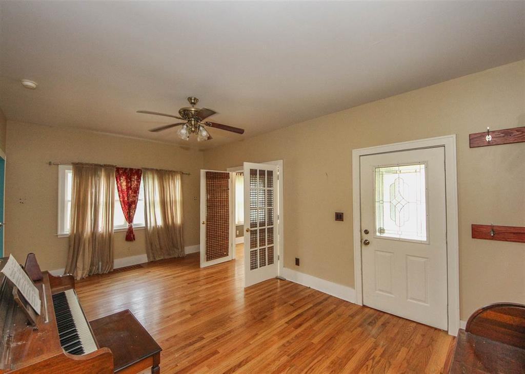 1516 21st Ave - Photo 5 of 25