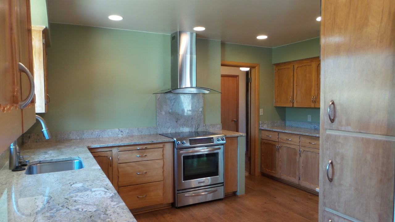 1958 Sherman Ave - Photo 5 of 32