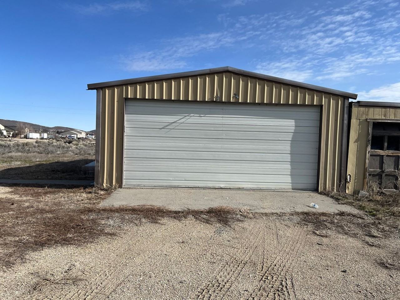 2077 Valley Vista Dr - Photo 3 of 3