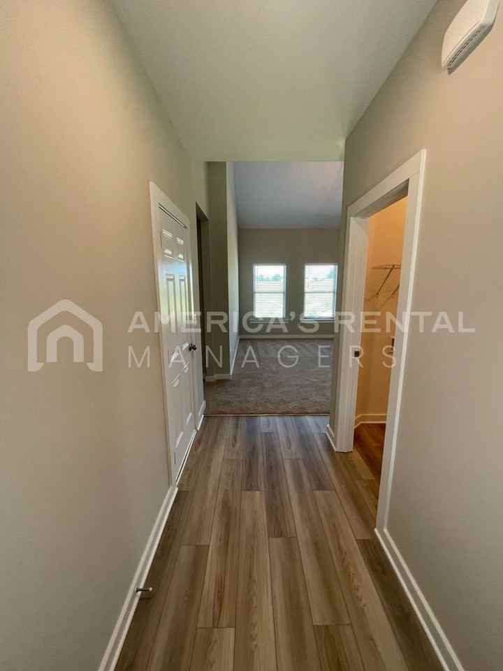 226 Graham Cir - Photo 3 of 30