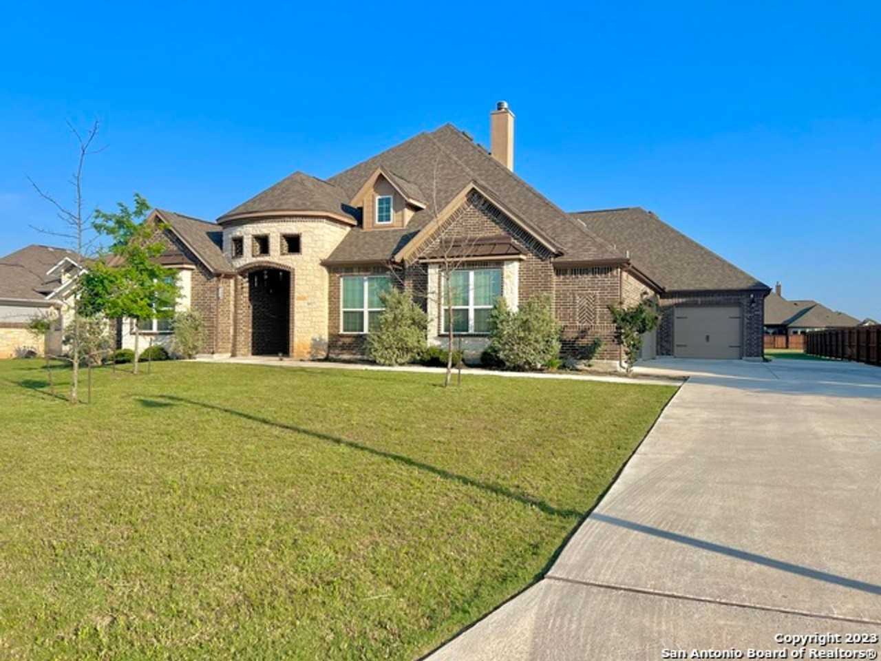 30527 Setterfeld Cir - Photo 2 of 25