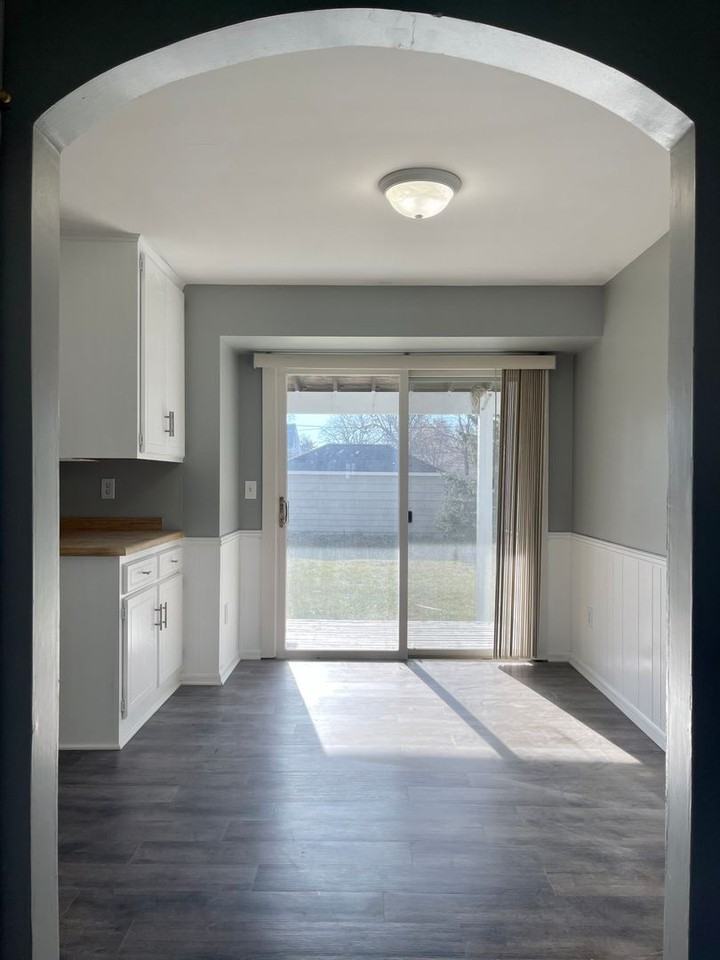505 W 70th St - Photo 4 of 18