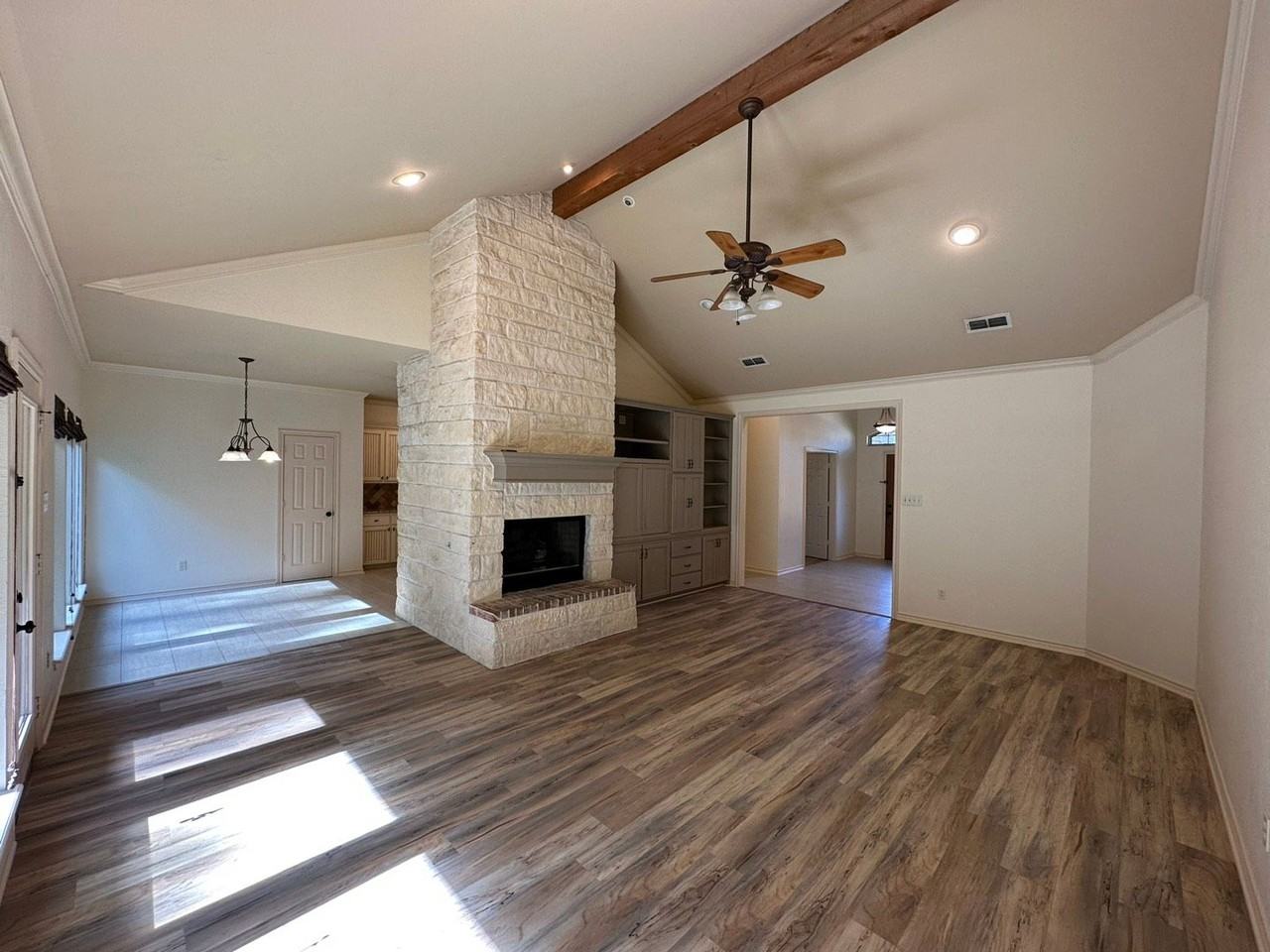 626 Huntwick Ln - Photo 4 of 28