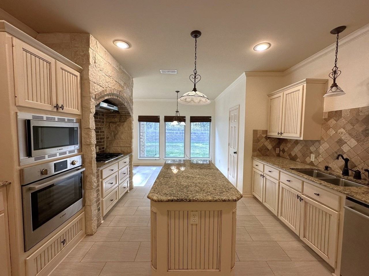 626 Huntwick Ln - Photo 7 of 28