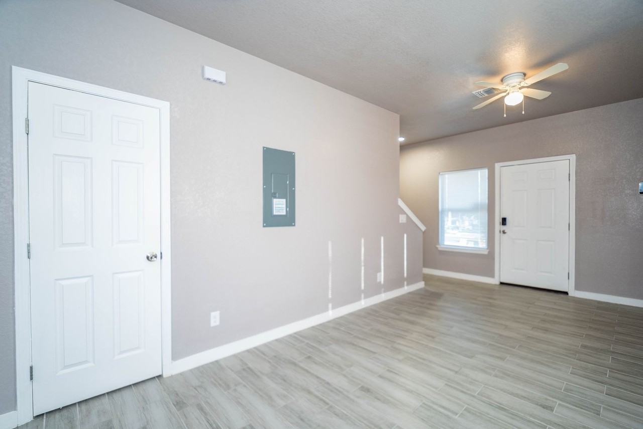 234 Gould St #101 - Photo 4 of 22