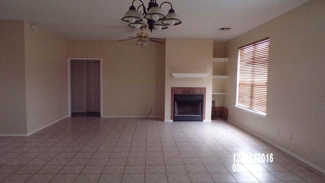 829 Huddleston Dr - Photo 2 of 26