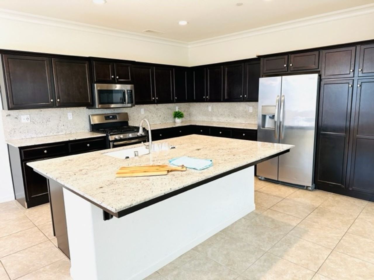 2430 Lombard Ln - Photo 2 of 28