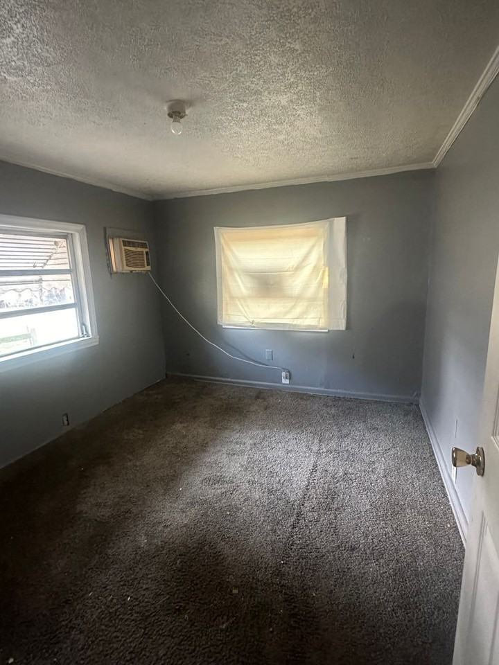 13 Bonaire St - Photo 2 of 5