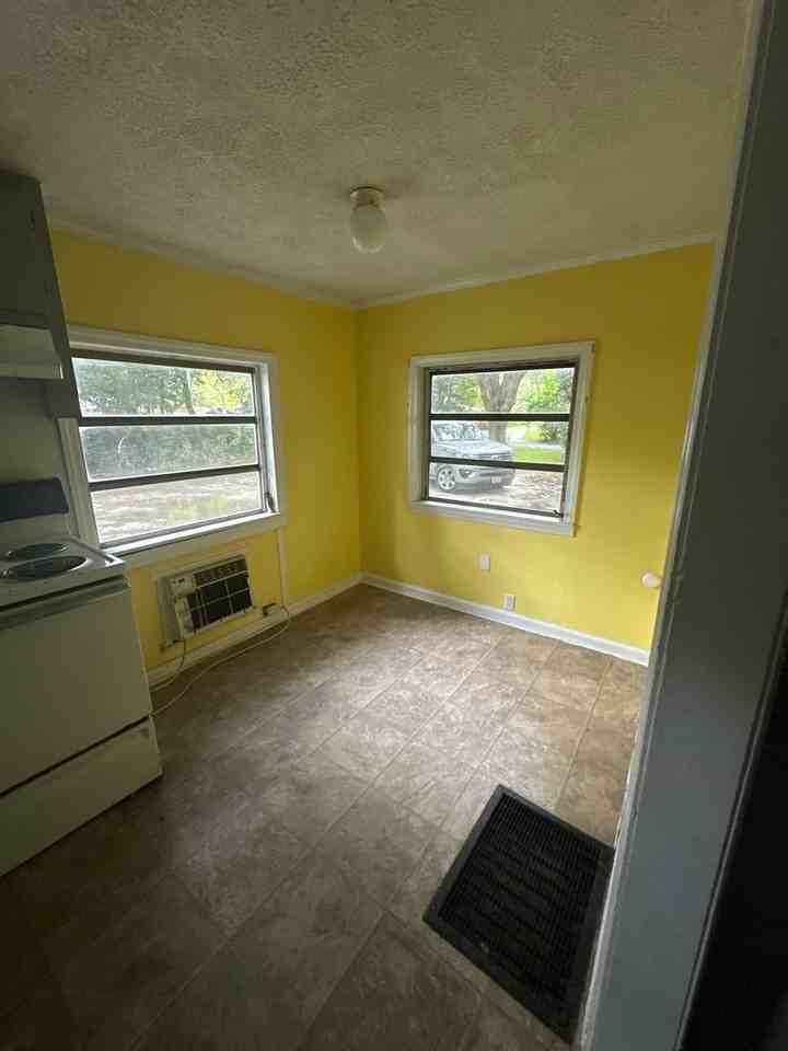 13 Bonaire St - Photo 3 of 5