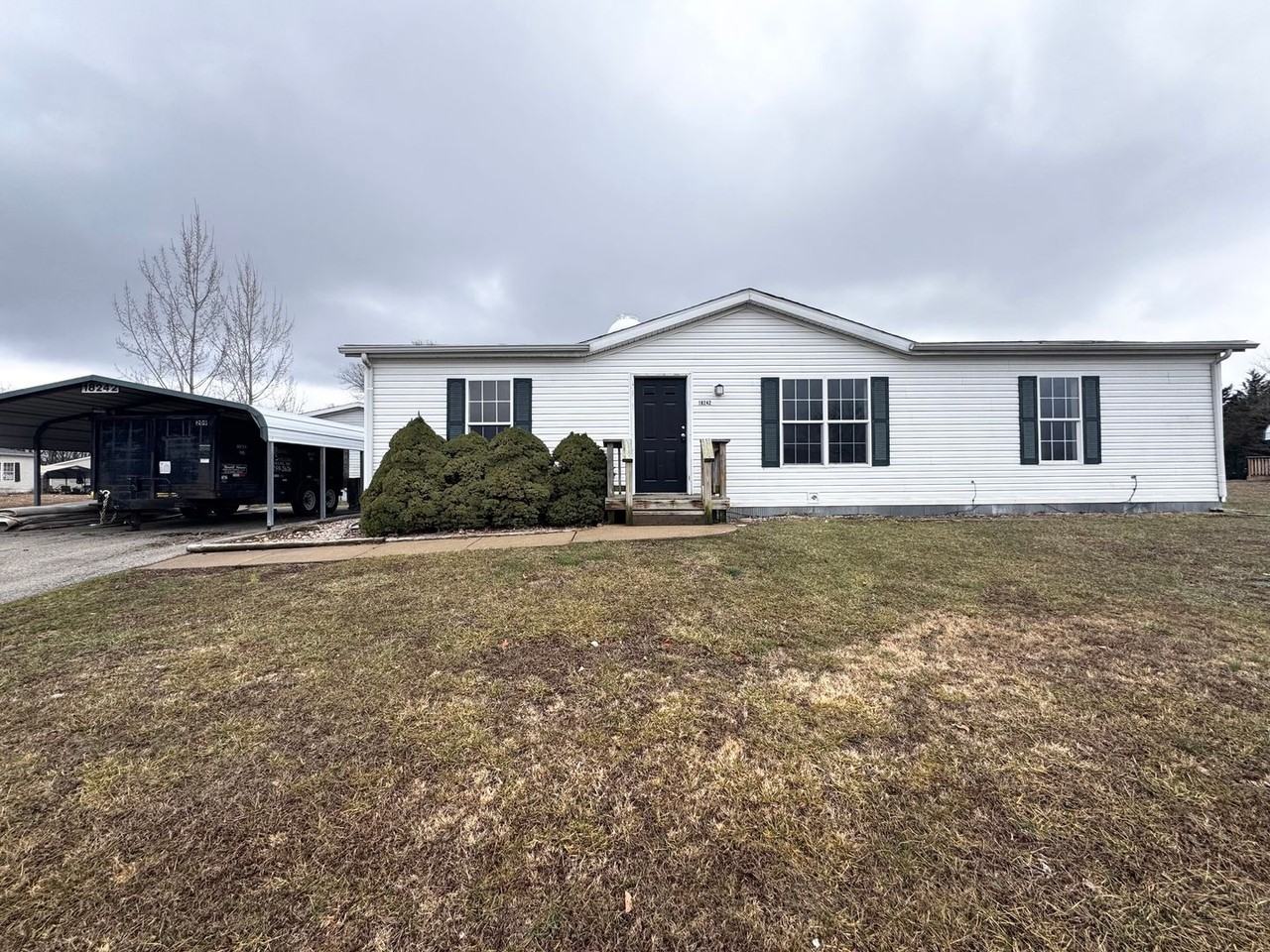 18242 Loyalty Ln - Photo 2 of 14