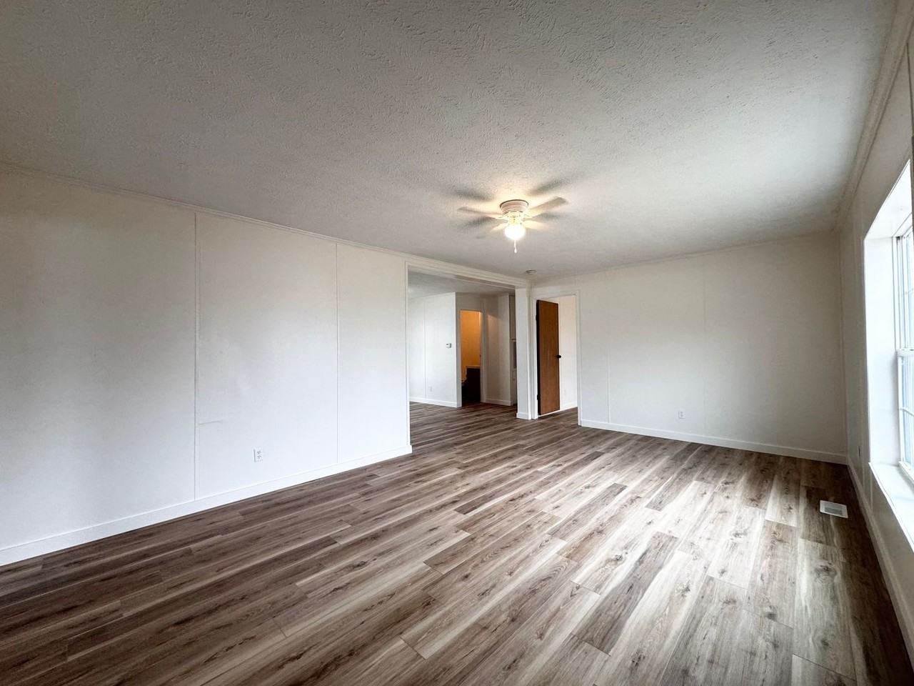 18242 Loyalty Ln - Photo 3 of 14