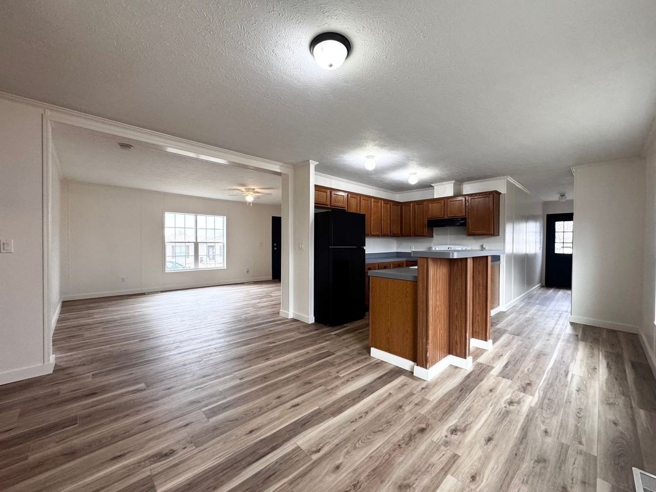 18242 Loyalty Ln - Photo 5 of 14