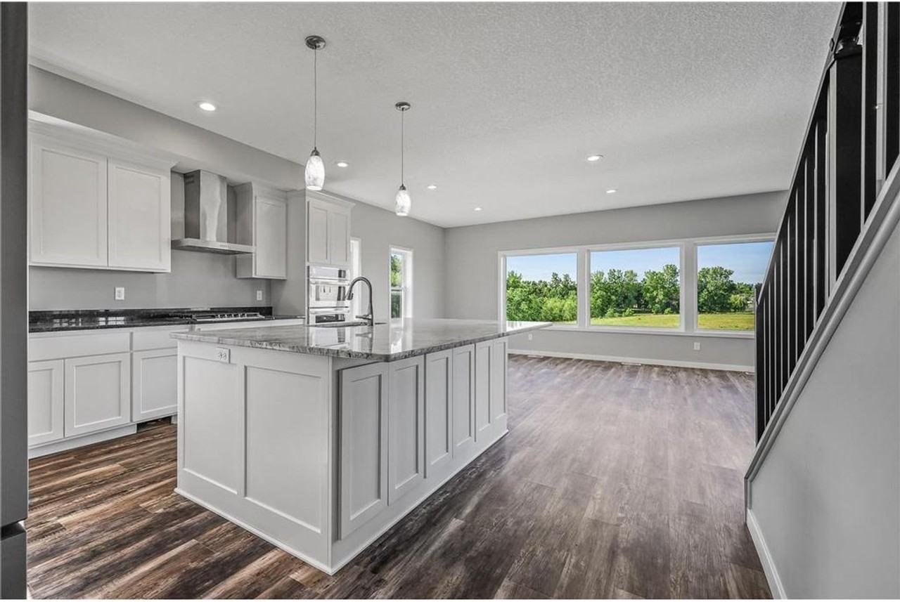 29344 Mary St - Photo 3 of 50