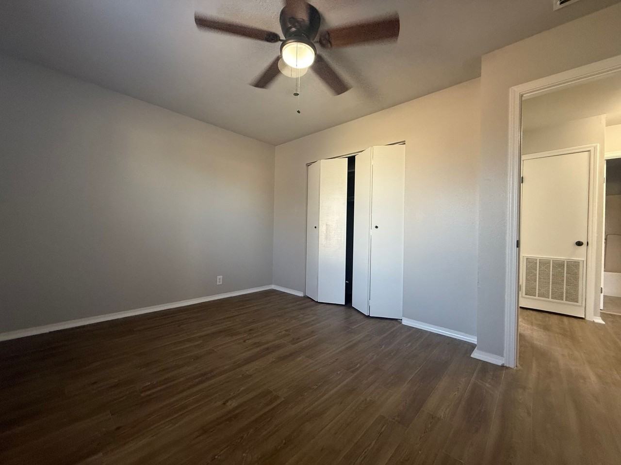 501 SW 4th Street - Photo 2 of 7