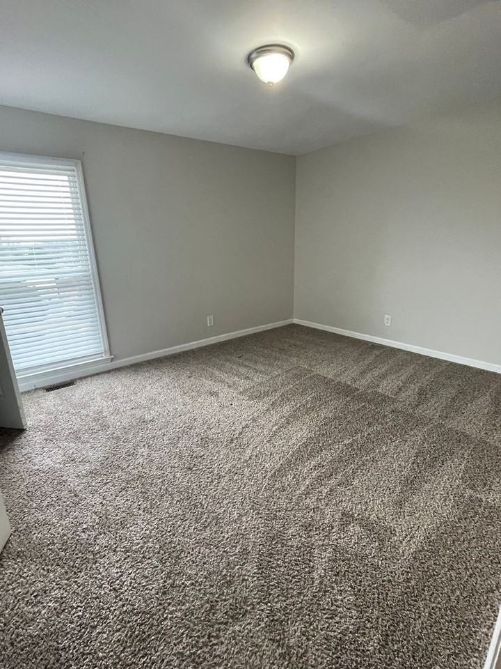 724D Due West Ave N - Photo 6 of 8