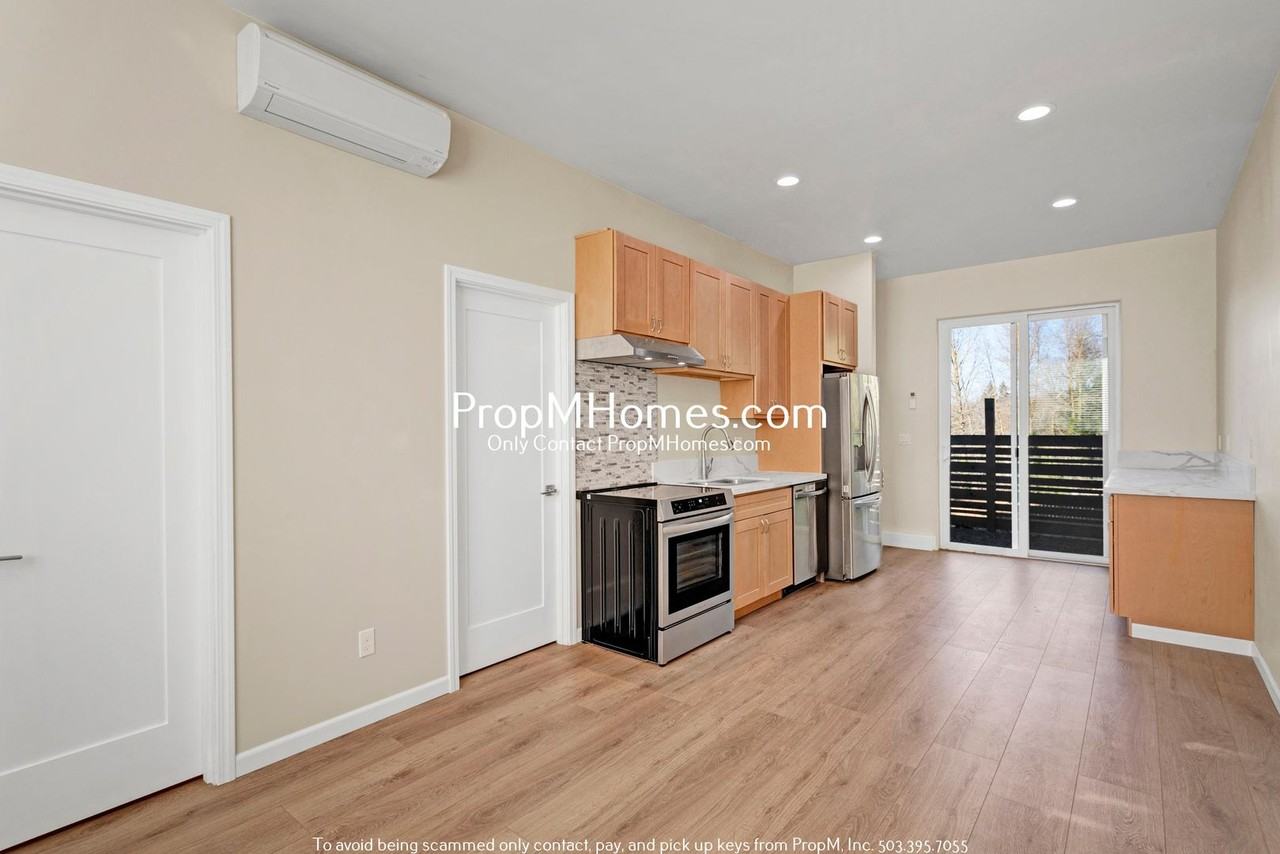 9597 Se Crystal View Dr #B - Photo 4 of 19