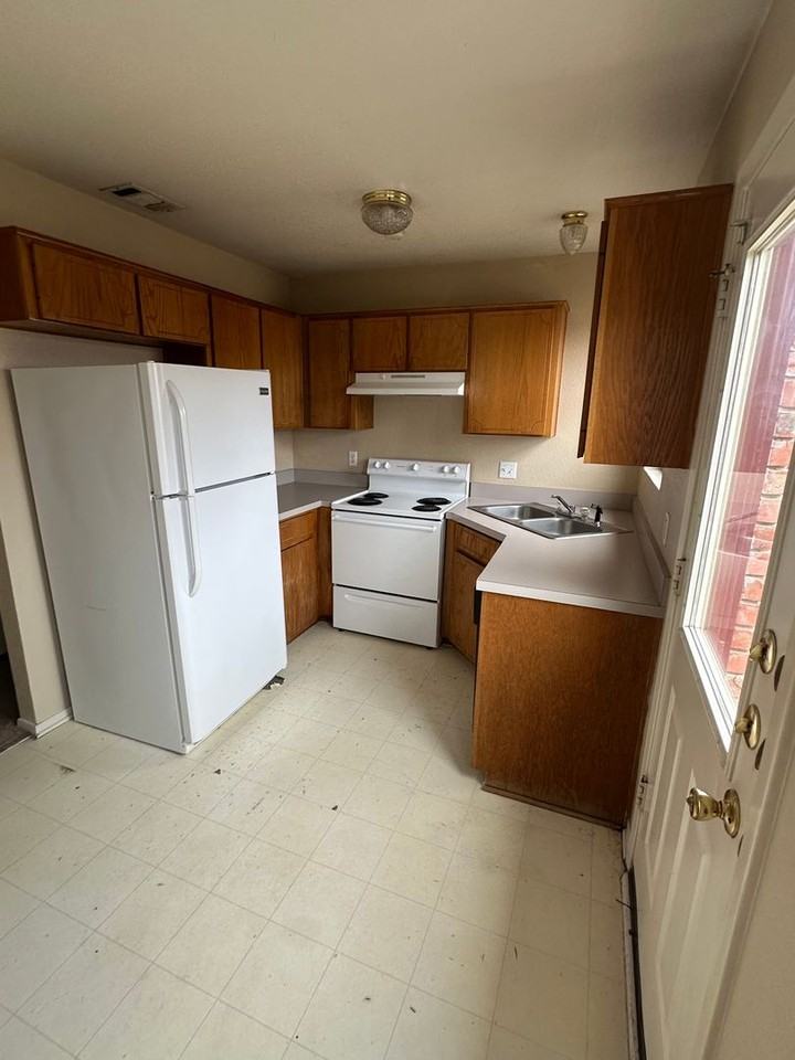 1105 Leslie Cir #D - Photo 6 of 6