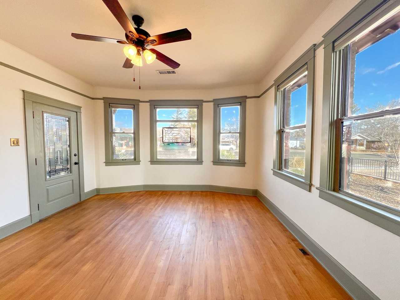 1201 Main St - Photo 3 of 24