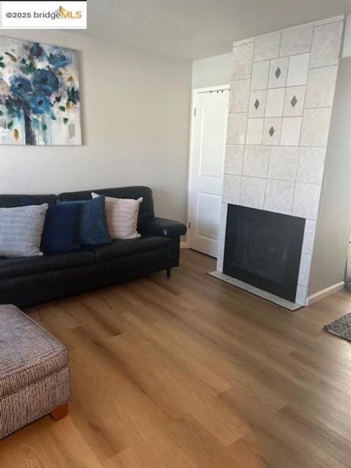 31 Sheffield Ct - Photo 2 of 24