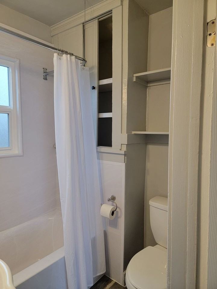 816 W Poplar St - Photo 7 of 11