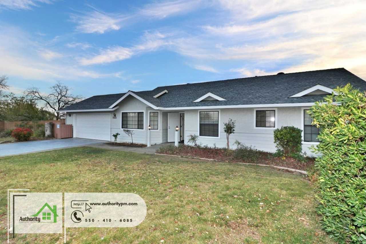 4504 Crimsonwood Dr - Photo 3 of 30