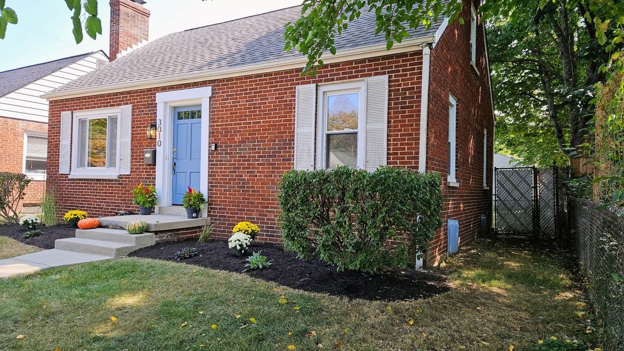 3010 Woodbine Pl - Photo 2 of 14