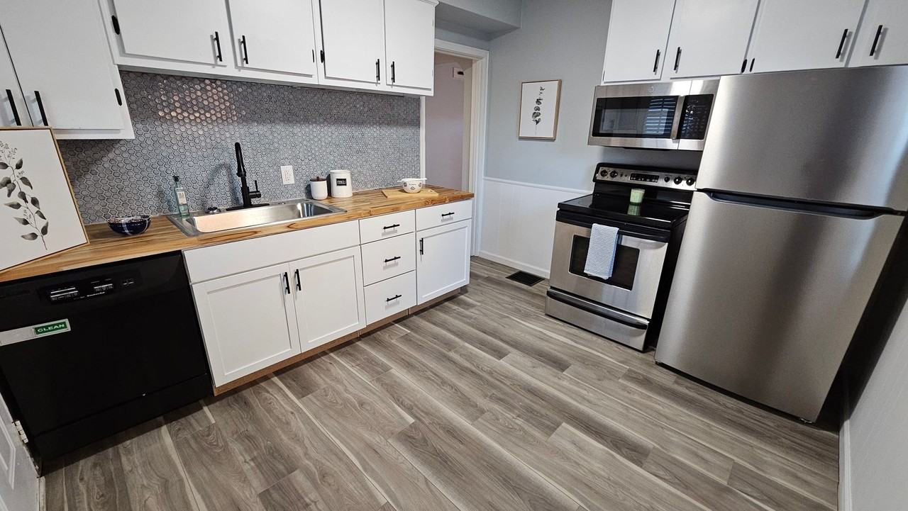 3010 Woodbine Pl - Photo 5 of 14