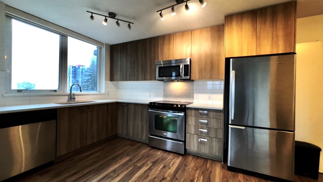 13325 102A Avenue #902 - Photo 5 of 18