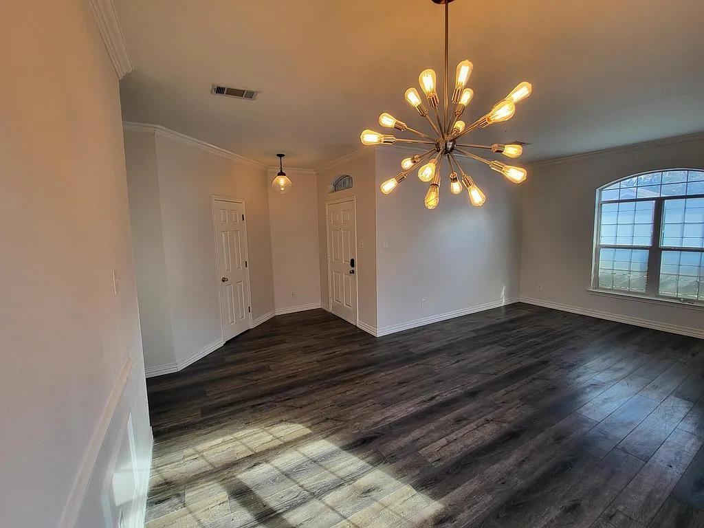 1923 Chandler Ln - Photo 3 of 40