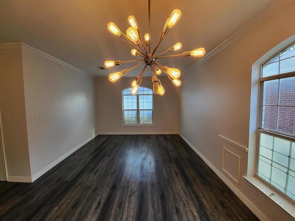 1923 Chandler Ln - Photo 4 of 40