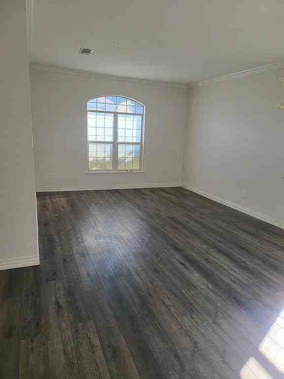 1923 Chandler Ln - Photo 5 of 40