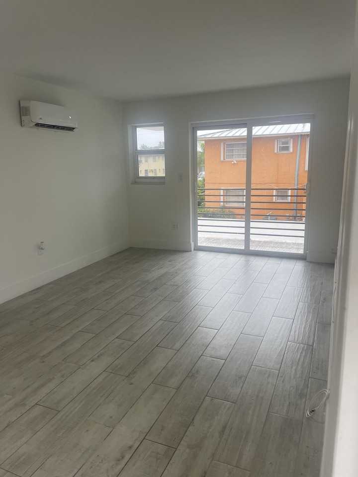 2008 Sw 3rd St - Photo 2 of 13