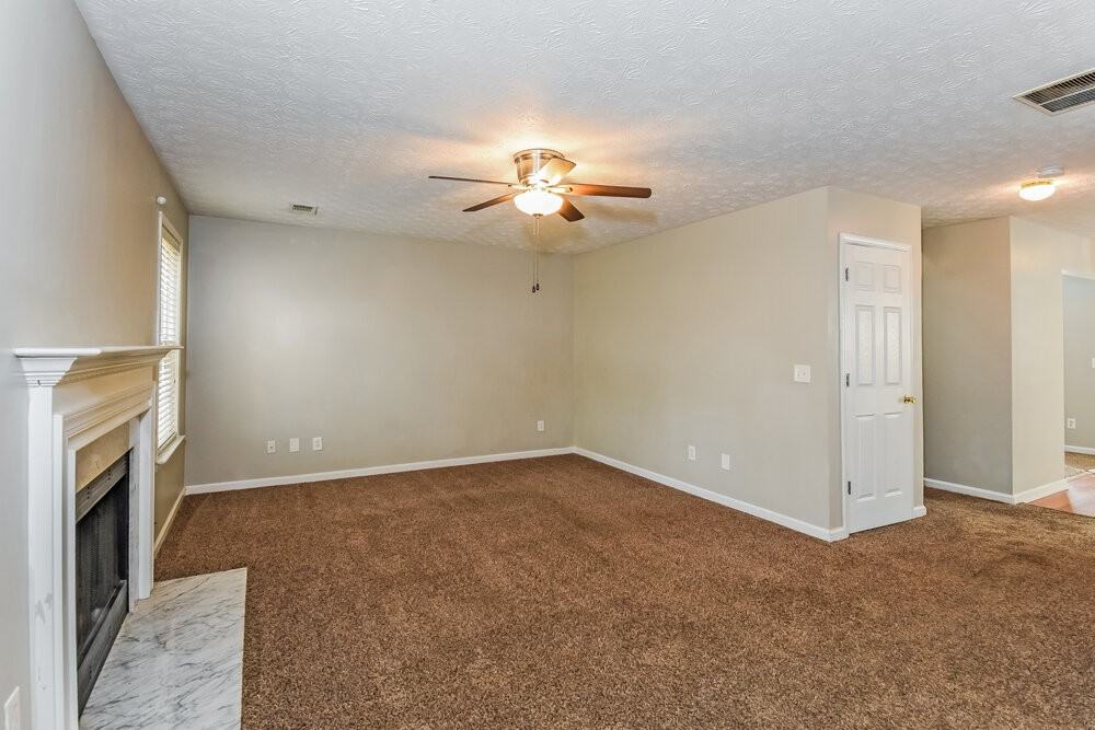 2779 Evanston Ct - Photo 4 of 17