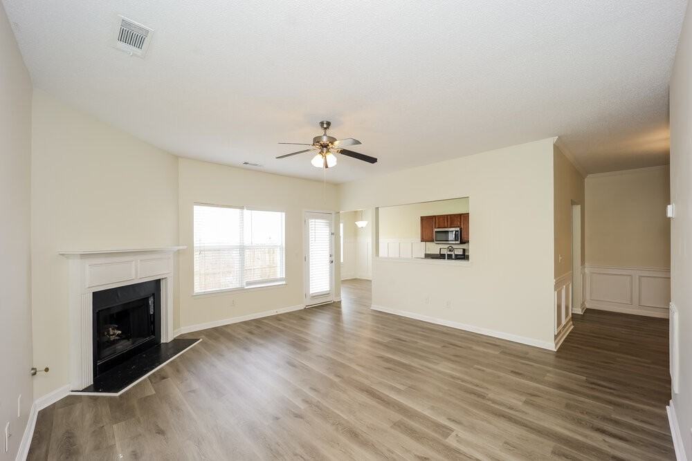 182 Seabreeze Ct - Photo 4 of 17