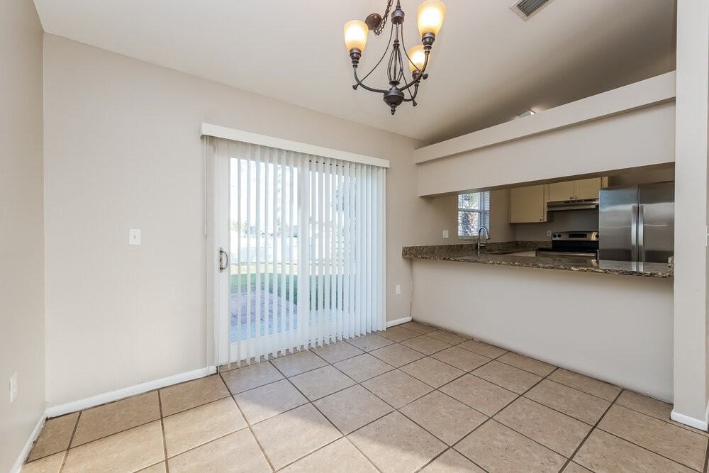 2123 Ne 4th Pl - Photo 6 of 16