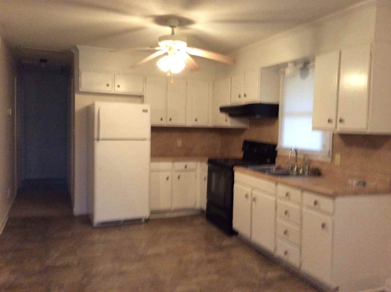 306 Dobbs St - Photo 2 of 8