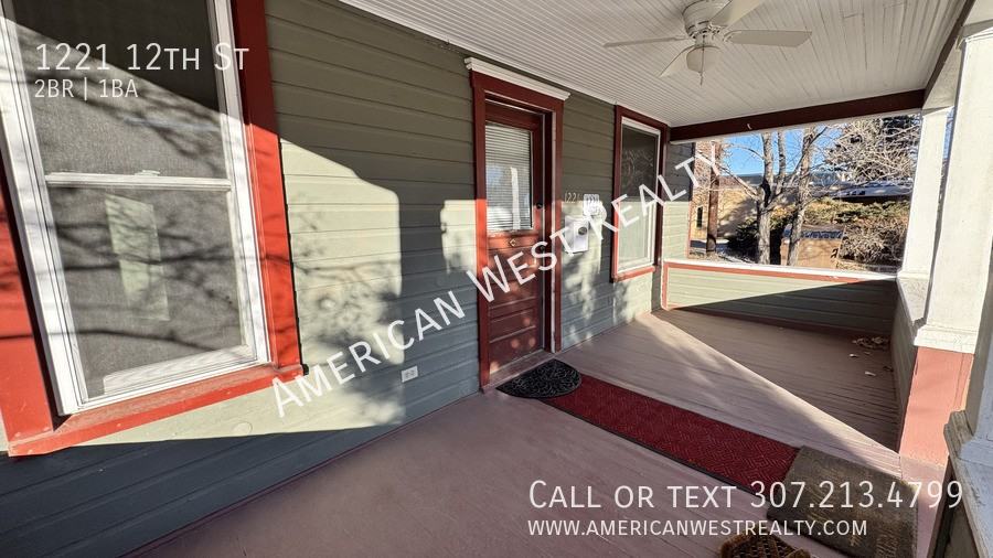 1221 12th St - Photo 2 of 13