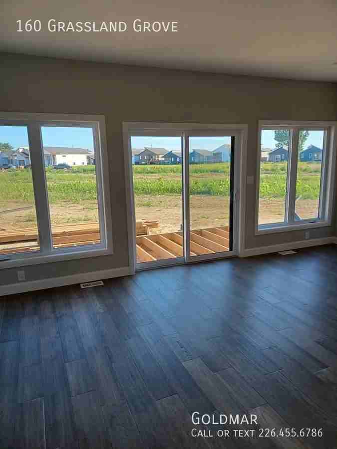 160 Grassland Grove - Photo 3 of 21