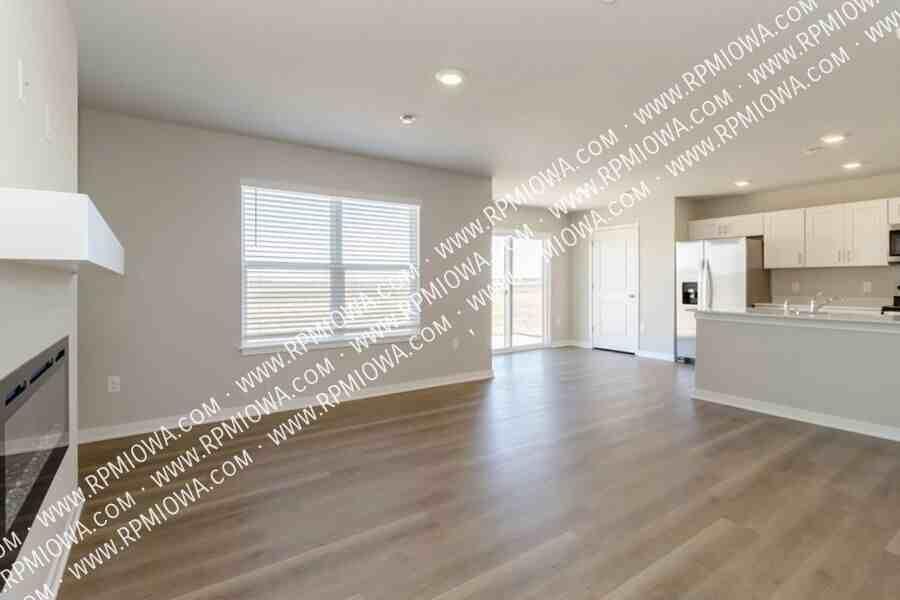 1627 Ne Crossing Oaks Ln - Photo 3 of 16