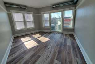 4237 N Lincoln Ave #2 - Photo 1 of 1