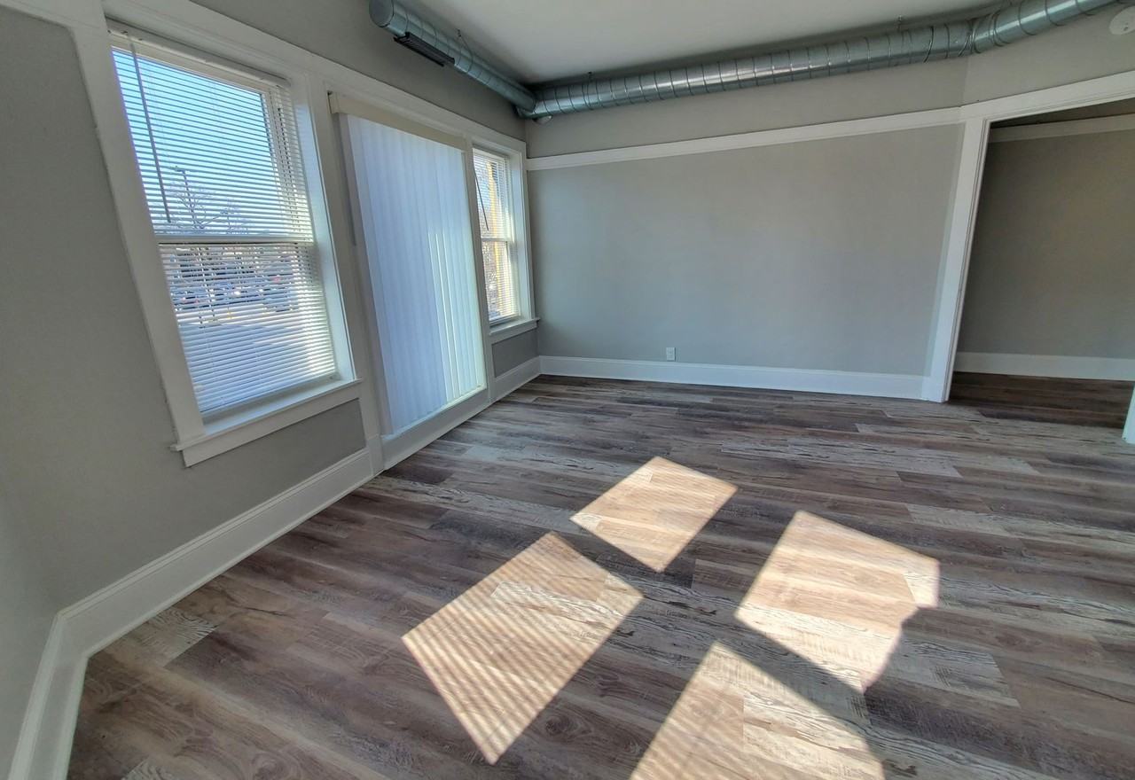 4237 N Lincoln Ave #2 - Photo 3 of 18