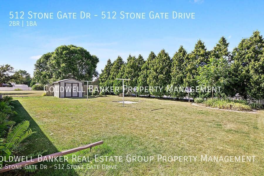 512 Stone Gate Dr - Photo 3 of 12