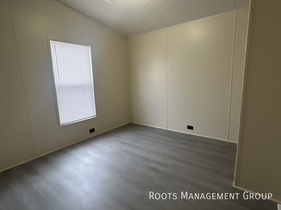1724 S Lowry St #15 - Photo 2 of 12
